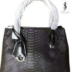 CHIC CAMPANION